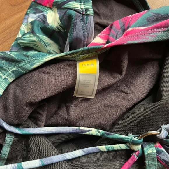 Ladies Lole Swimsuit - Size XS - Excellent Used Condition - Picture 3 of 4